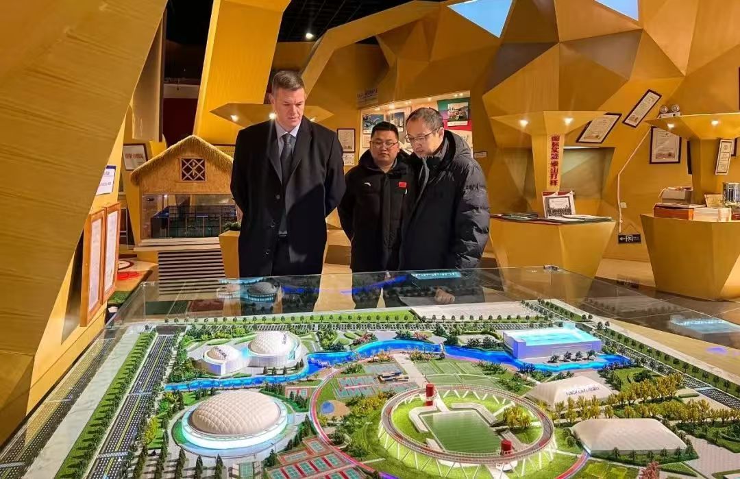 国际柔道联合会副主席卡洛斯·艾力克莅临球王会体育参观交流